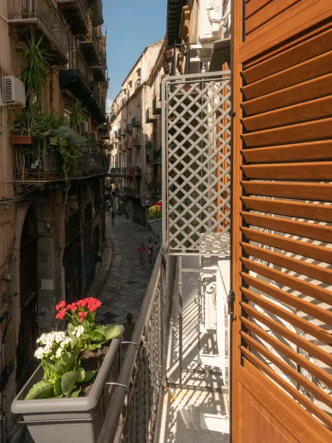 San Francesco Rooms and Apartment with Terrace in Palermo Locazione Turistica - Image 1