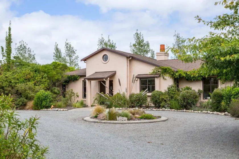 The Summit Lodge - Image 1
