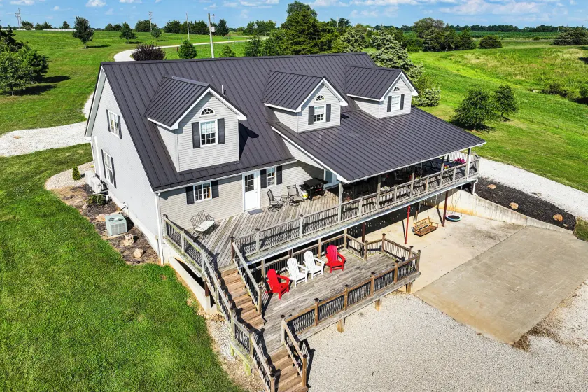 Pond Access & Fishing: 'cedar Lodge' in Versailles - Image 1