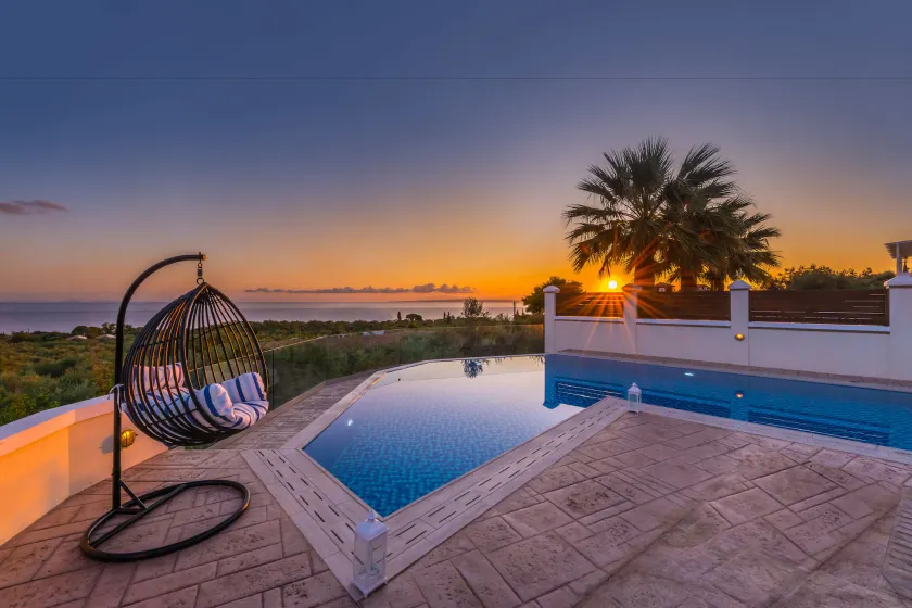 Frido Luxury Villa with Jacuzzi - Image 1