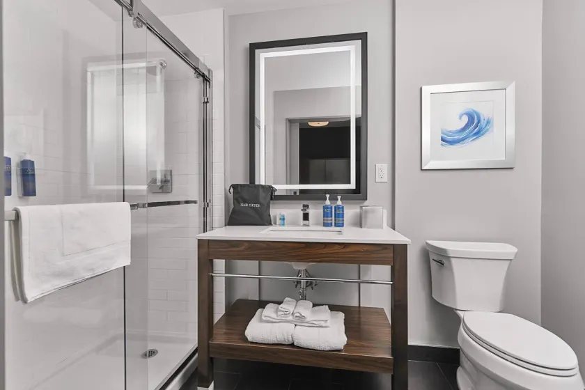 Four Points by Sheraton Oakville - Image 1