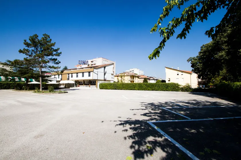 Hotel Santa Lucia - Image 1