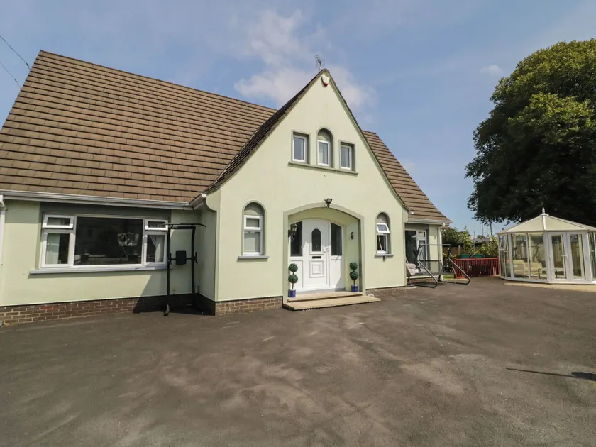 59 Nursery Avenue - Image 1