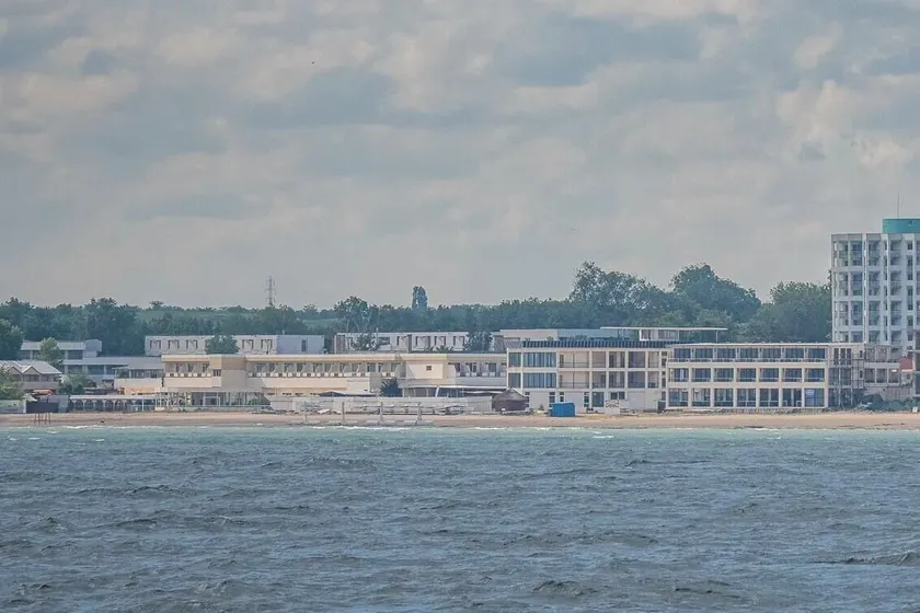 Palace Beach Resort - Image 1