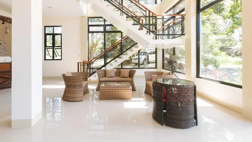 OYO 1152 Hotel Precious Garden Place - Image 1