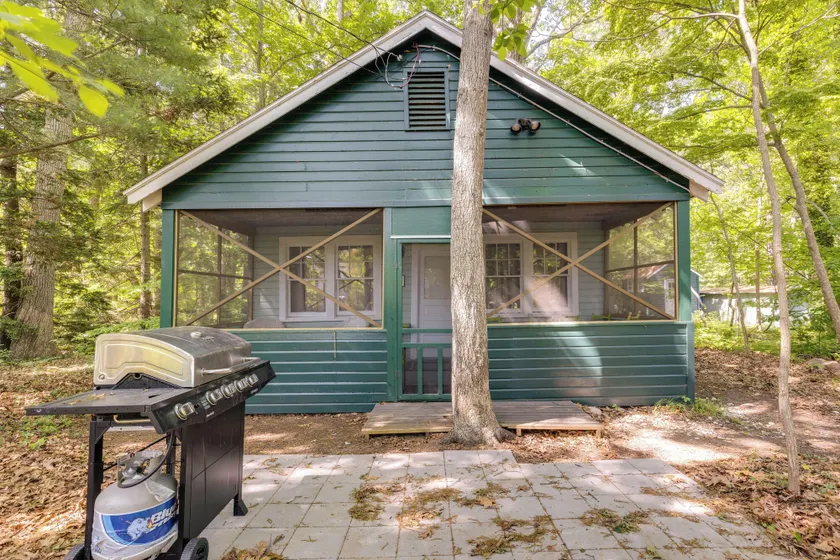 Southold Cottage w/ Patio & Grill - Walk to Beach! - Image 1