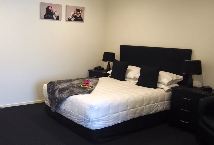 Totara Lodge - Image 1
