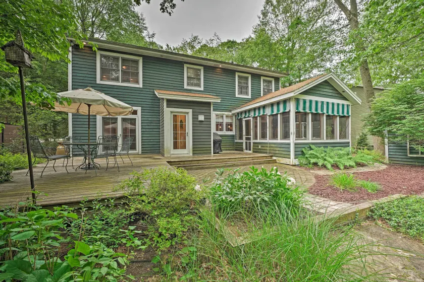 Upscale Family Retreat w/ Fire Pit, Walk to Beach! - Image 1
