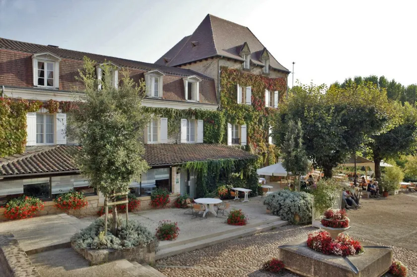 Hostellerie du Passeur - Hôtel & Restaurant - Climatisation et Piscine chauffée - Image 1