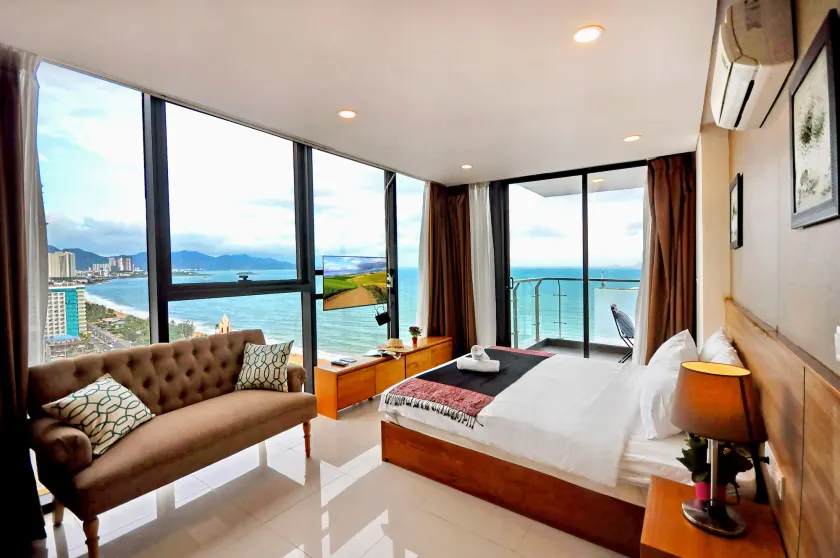 Holi Beach Hotel & Apartments - Image 1