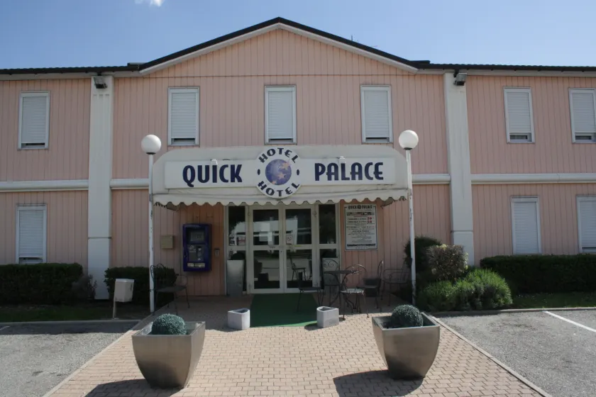 Hôtel Quick Palace Bourg-les-Valence - Image 1