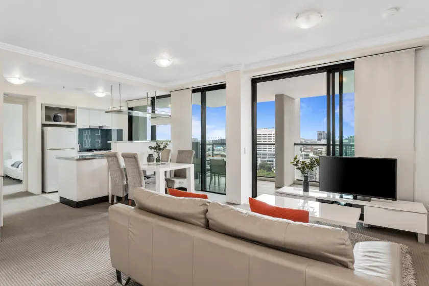 Republic Apartments Brisbane City - Image 1