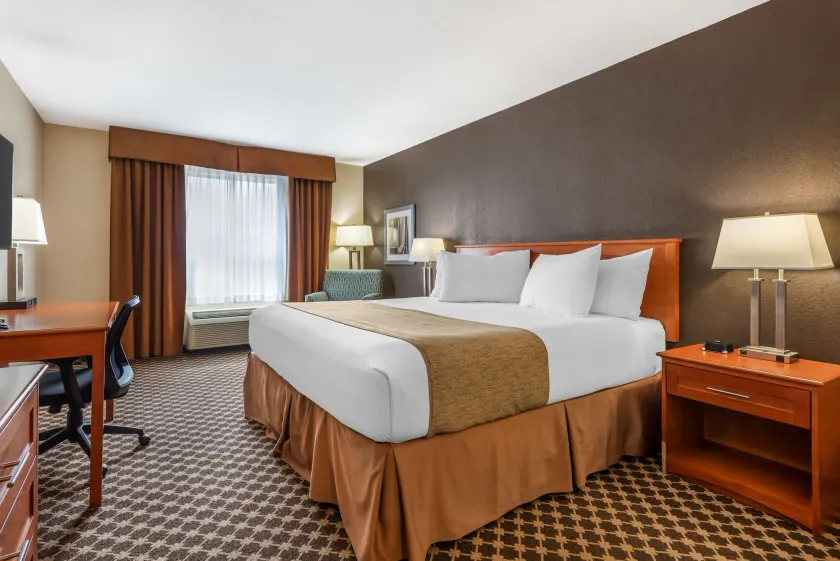 Best Western Strathmore Inn - Image 1