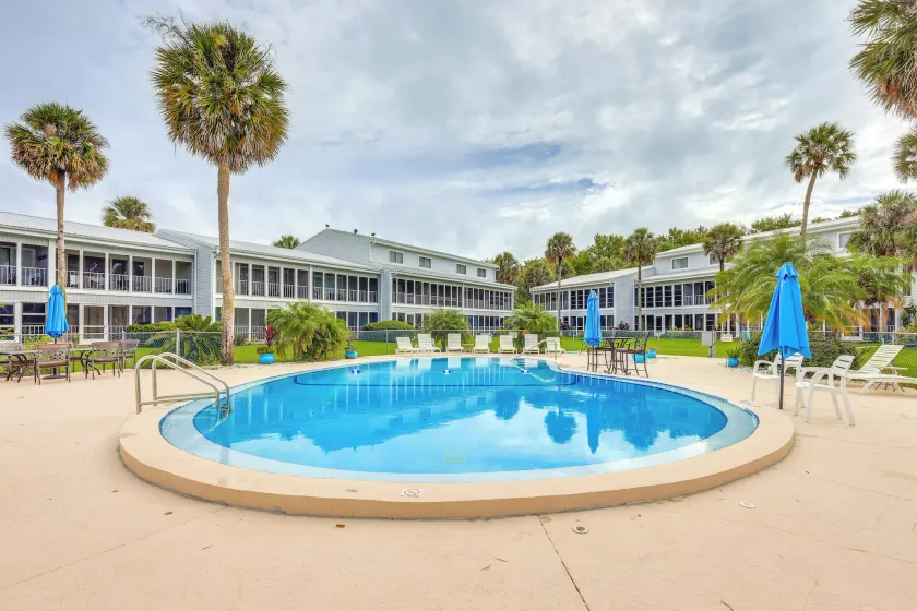 Riverfront Weleka Condo w/ Dock & Pool Access - Image 1