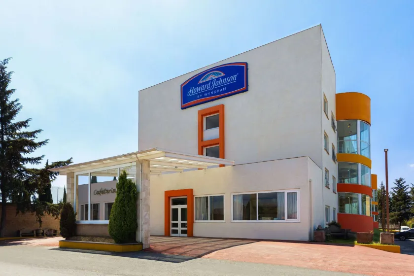 Howard Johnson by Wyndham Toluca - Image 1