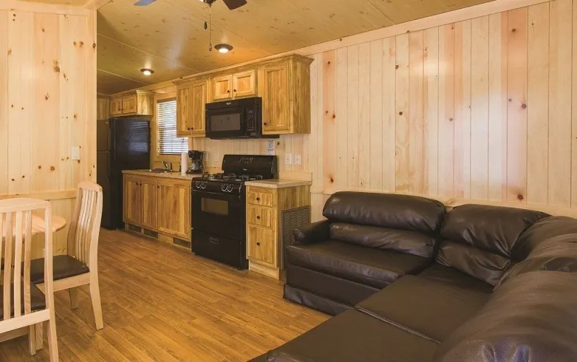 Sunset Lakes RV Resort - Image 1