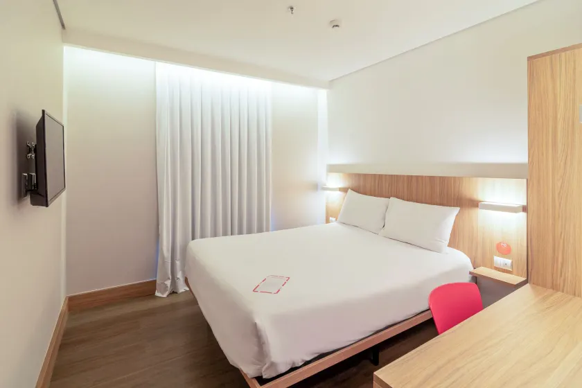 Hotel Moov Porto Alegre - Image 1