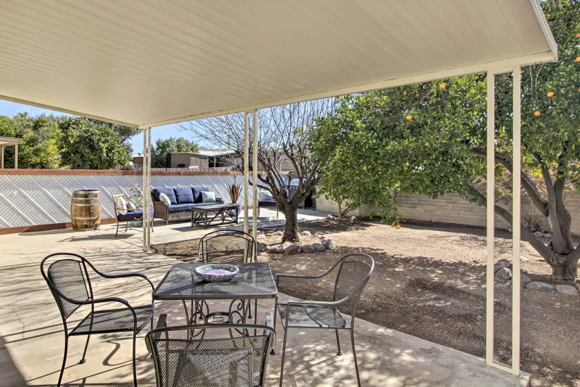 Groups Welcome! 2-home Tucson Escape w/ Fire Pit - Image 1