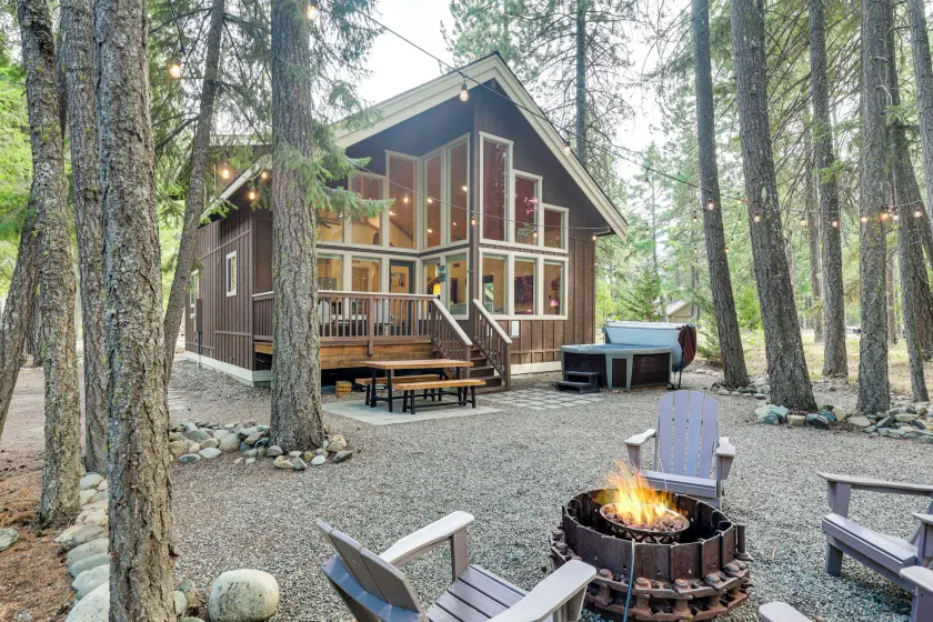 Hot Tub & Game Room: Ronald Retreat 2 Mi to Lake! - Image 1