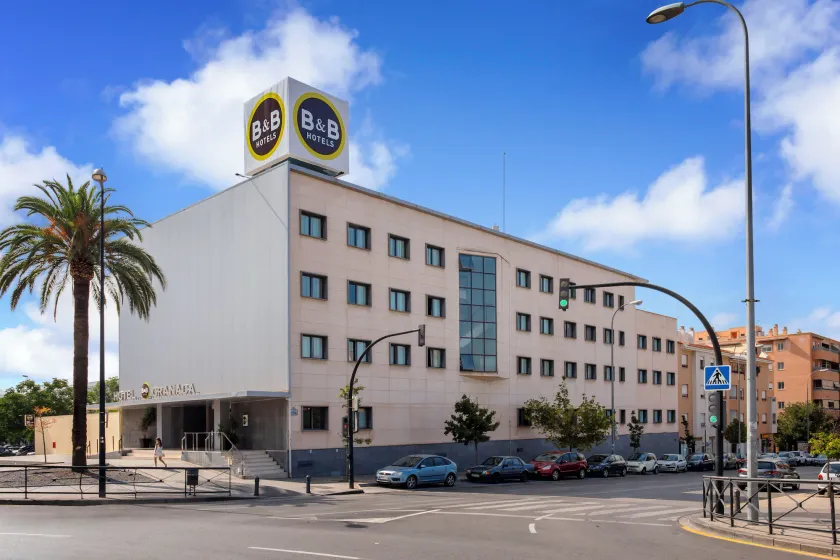 B&B HOTEL Granada Estación - Image 1