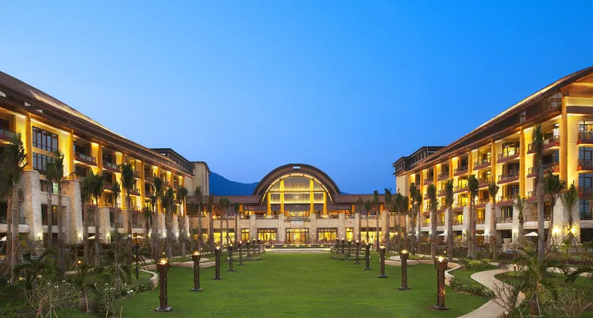 The St. Regis Sanya Yalong Bay Resort - Image 1