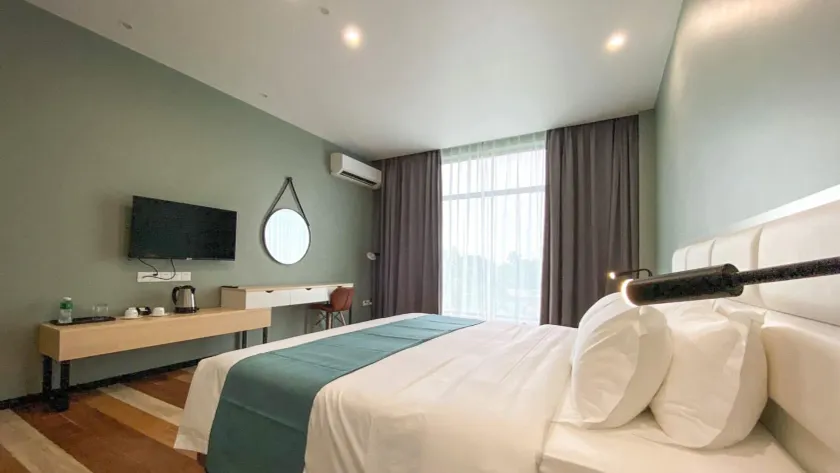 Fan's Hotel Baybay - Image 1