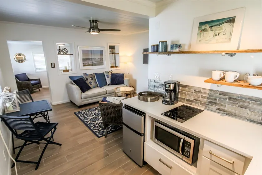 Island View Cottages Sebastian - Image 1