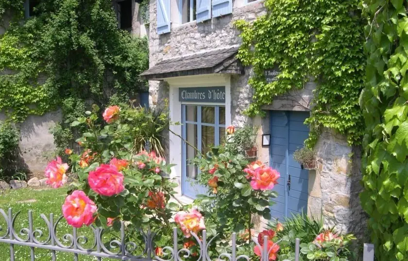 B&B Amphitryon - Image 1
