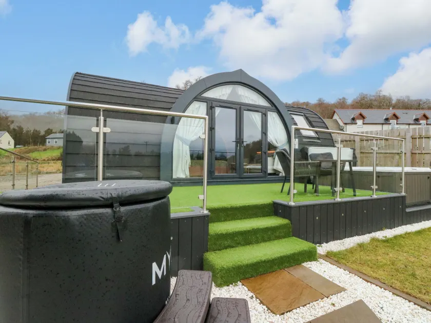 Crofters Suite - Image 1