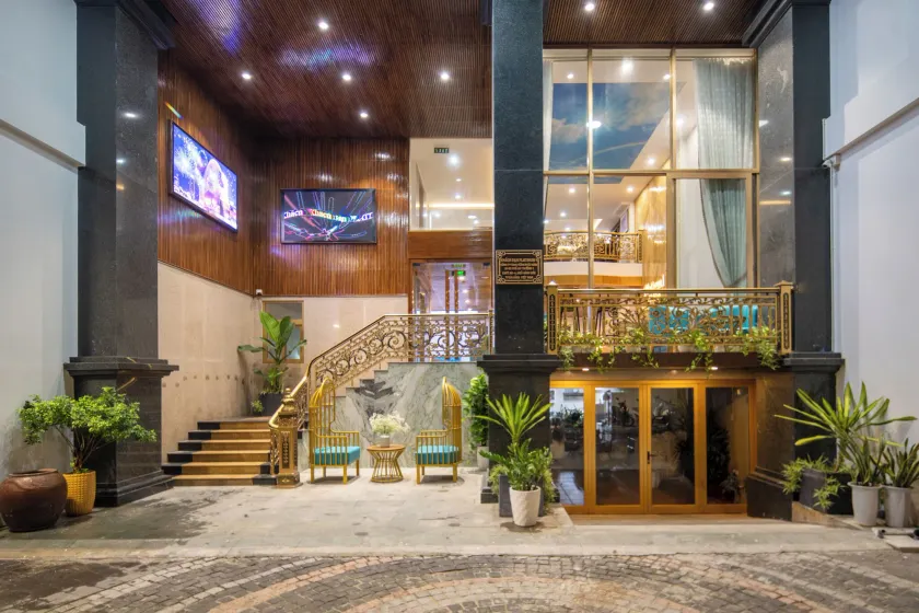 Platinum Beach Hotel & Apartment - Image 1