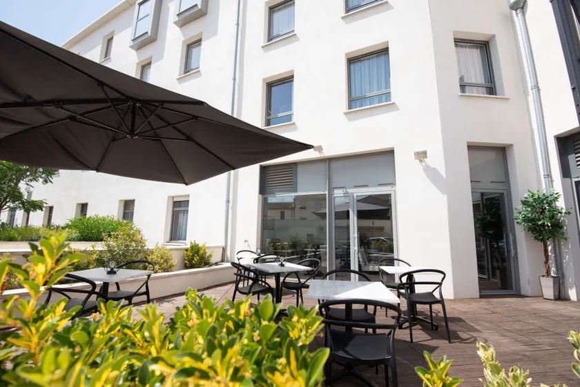 Zenitude Hôtel-Résidences Narbonne Centre - Image 1