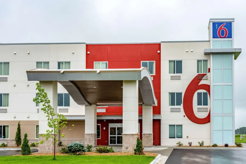 Motel 6-Mankato, MN - Image 1