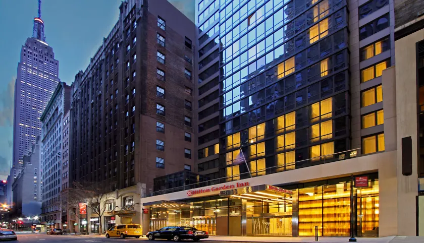 Hilton Garden Inn New York/Midtown Park Ave - Image 1