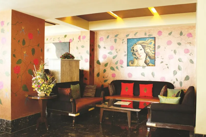 Gis Select Banjara Hill - Lobby