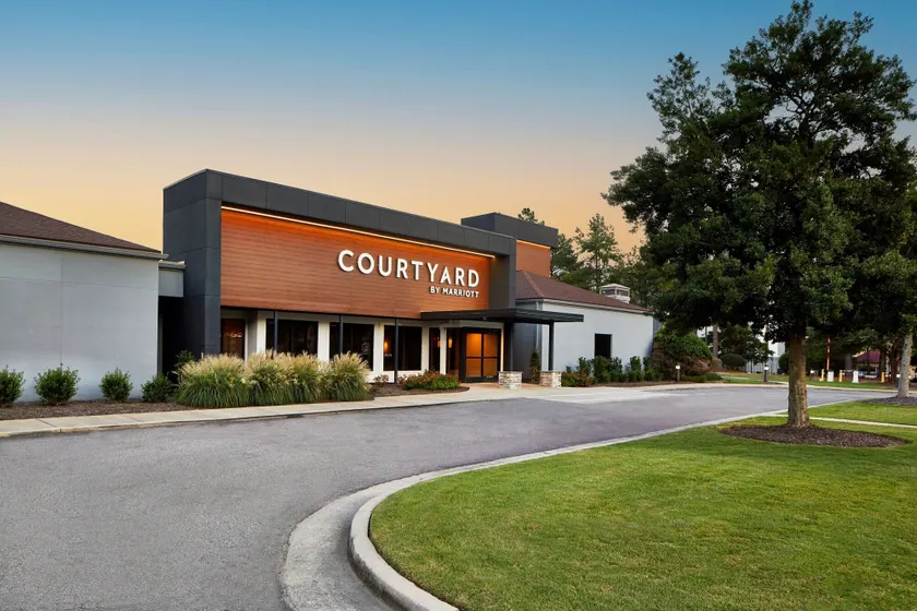 Courtyard by Marriott Memphis East/Park Avenue - Image 1
