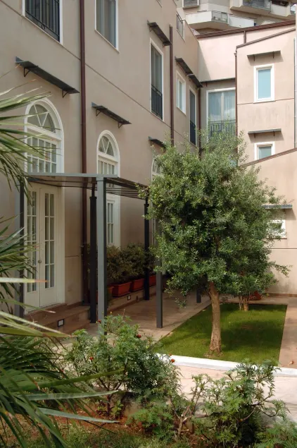 Ucciardhome Hotel - Image 1