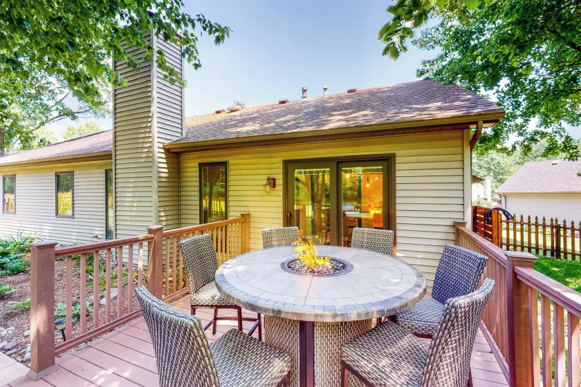 3BR Dog-friendly Quiet Home w/ Fire Pit - Image 1