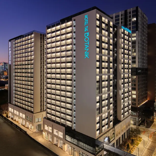Hotel The Botanik Sewoon Myeongdong - Image 1