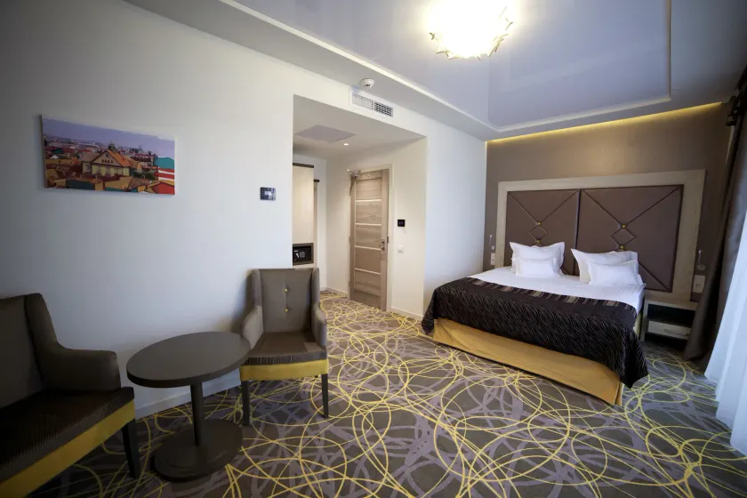 Exclusive Hotel & More - Image 1