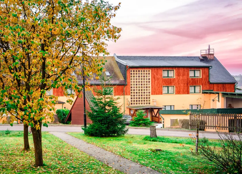 Ferienhotel Goldhübel - Image 1