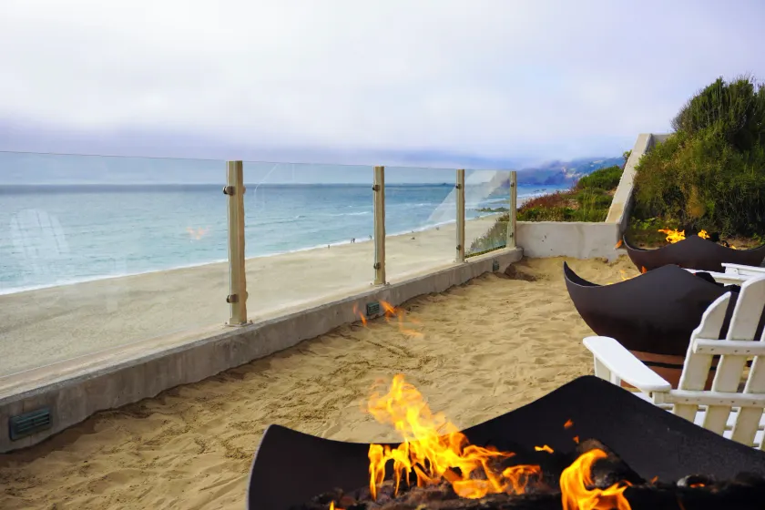 The Coho Oceanfront Lodge - Image 1