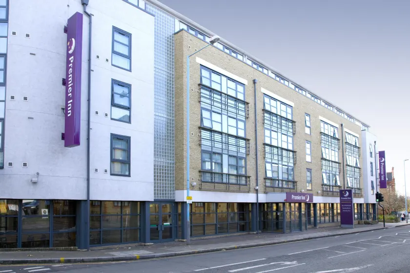 Premier Inn London Kew Bridge - Image 1