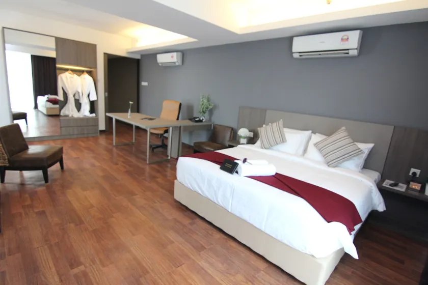 Nexus Regency Suites & Hotel - Image 1