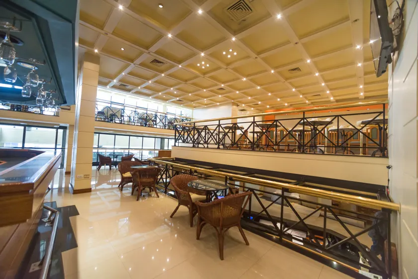 Hotel Versailles - Image 1
