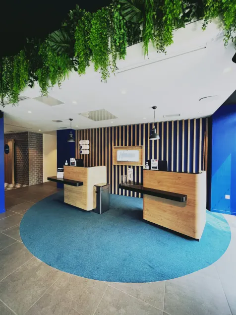 Holiday Inn Express Paris - Poissy by IHG - Rezeption