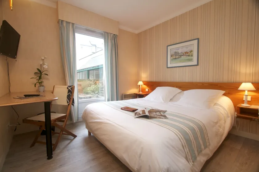 Hotel Sully - Image 1