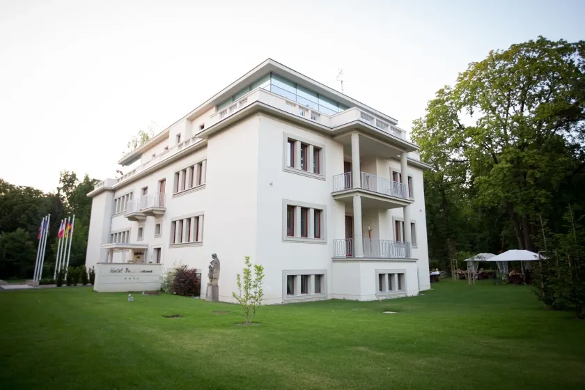 Hotel Park Avenue - Image 1