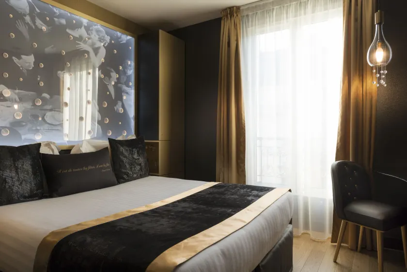 Hotel Les Bulles De Paris - Image 1