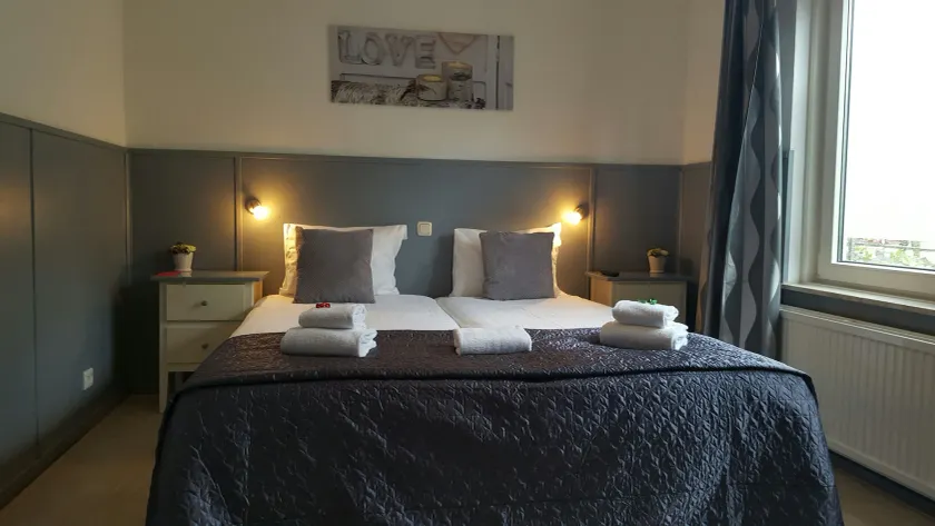 Hotel Dupuis - Image 1