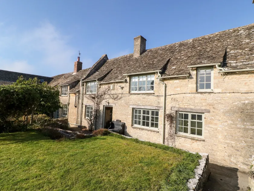 Holly Cottage - Image 1
